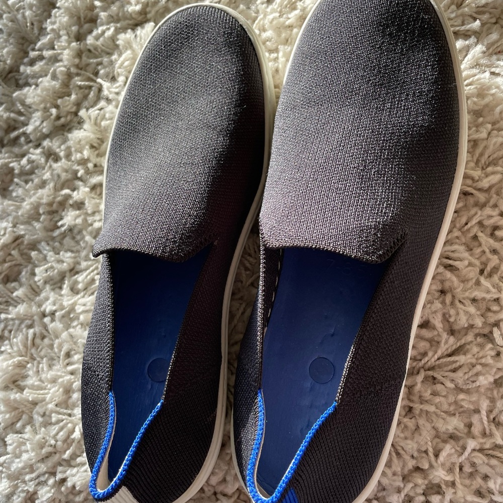 Black Rothys sneakers size 8 with new inserts